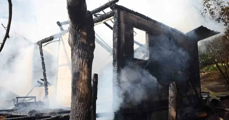 İnegöl’de yangında harabeye döndü