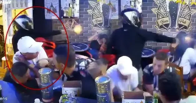 Kolombiya da kafedeki silahlı suikast kameraya yansıdı