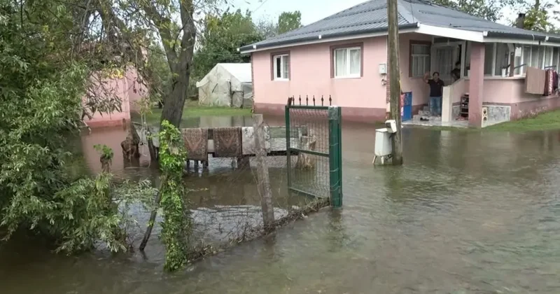 Çarşamba’yı sel aldı: 30’dan fazla mahalle yağışlardan olumsuz etkilendi