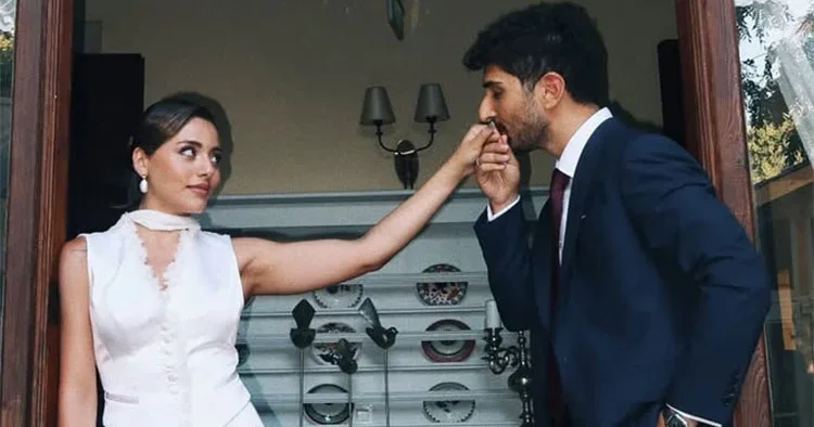 Sıla Türkoğlu ve Ata Ayyıldız nişanlandı