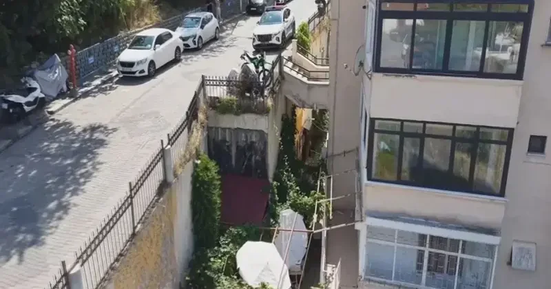 Şile de üzerinden yol geçen 8 daireli bina havadan görüntülendi