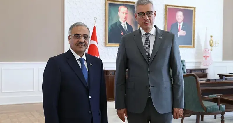 Bakan Memişoğlu, D8 Ekonomik İşbirliği Genel Sekreteri Mahmood ile görüştü