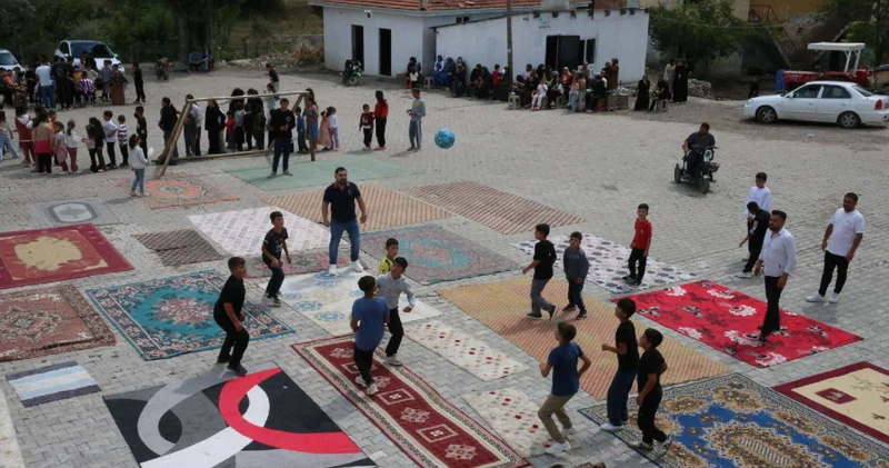 Son dakika: Tokat’ta çocuklar halıları evden topladılar, hayallerindeki sahayı kurdular Son dakika haberleri