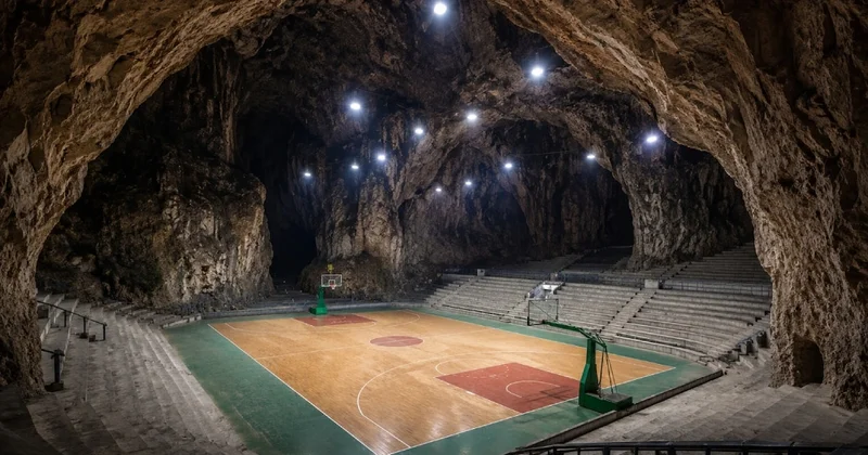 Mağaranın içini oyup basketbol sahası yaptılar Sözcü Gazetesi