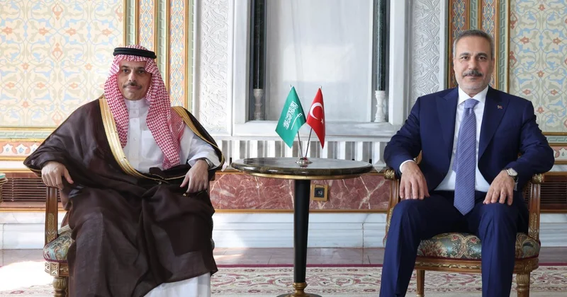 Bakan Fidan, Suudi mevkidaşı Ferhan ile İstanbul da görüştü
