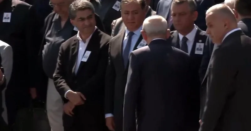 Özgür Özel in yüz ifadesi bomba: Kılıçdaroğlu ile böyle tokalaştı