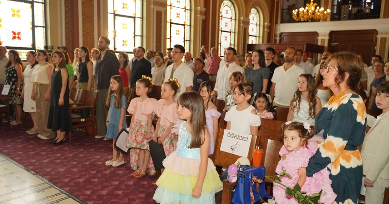 Piyano Konseri İstiklal Marşı ile Başladı, Salondaki Herkes Ayağa Kalktı