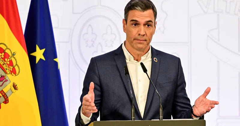 Sanchez: Düzensiz göçmenlerle ilgili dezenformasyonun arkasında İsrail ve Rusya var