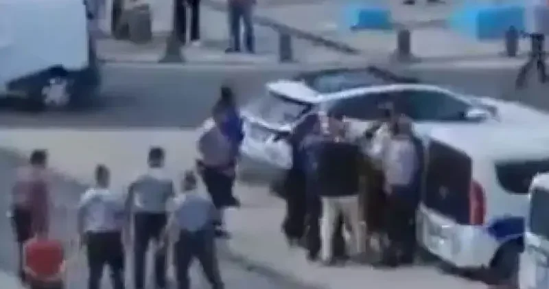 Bayrampaşa da 3 kişiyi darbeden taksici ve arkadaşı yakalandı