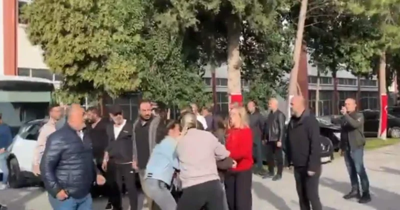 Üniversite öğrencilerinden Bakan Tunç a protesto: Yaka paça gözaltına alındılar