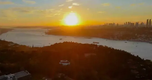 İstanbul Boğazı nda günbatımında mest eden sonbahar manzarası VİDEO İZLE