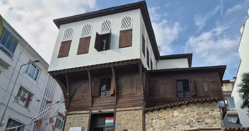 Osmanlı’ya sığınan Macar kralının evi eski günlerini arıyor