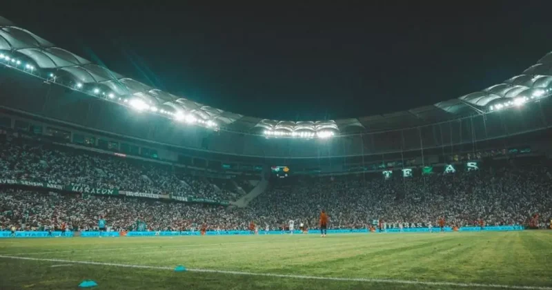 Tüm maçlarını kapalı gişe oynayan takıma seyircisiz oynama cezası