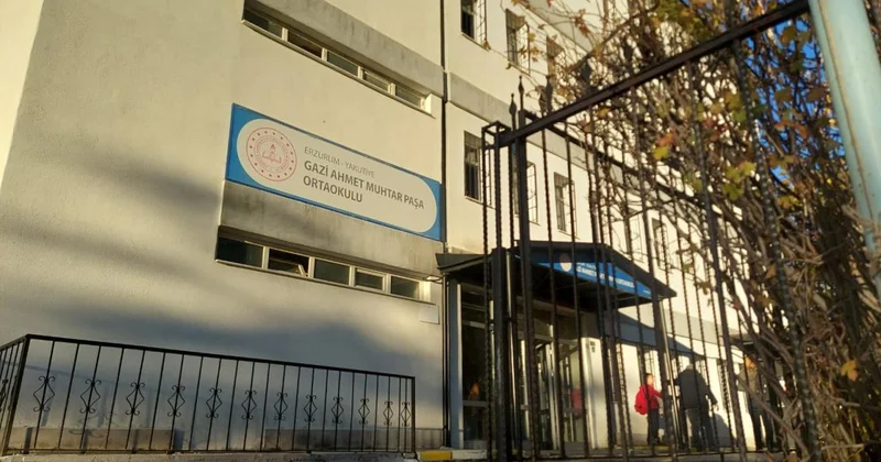 Okul çıkışı merdivenlerde oluşan yoğunlukta 21 öğrenci yaralandı