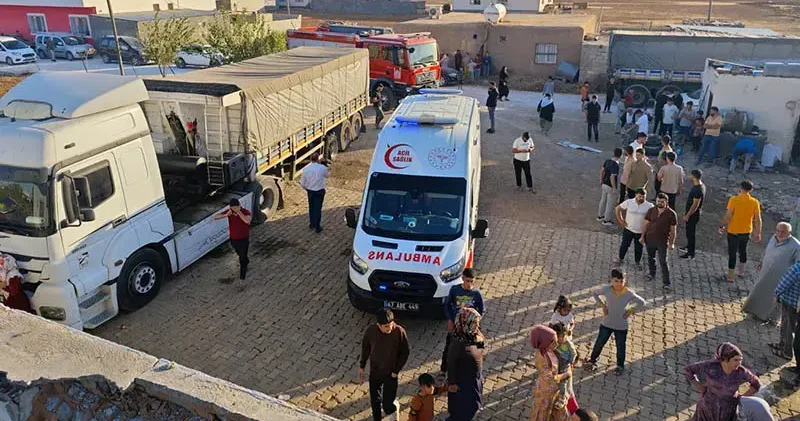 Babasının kullandığı TIR ın altında kalan bebek öldü