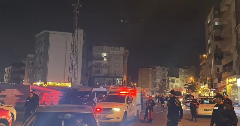 Gebze de yıkılan binanın 100 metre yakınındaki apartmanda çatlaklar oluştu Sözcü Gazetesi