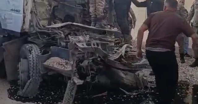 TIR a arkadan çarpan kamyonun şoförü öldü Mardin Haberleri