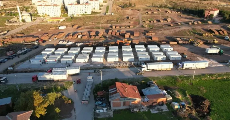 Depremin yaralarını sarmaya çalışan Sındırgı ya konteyner kent