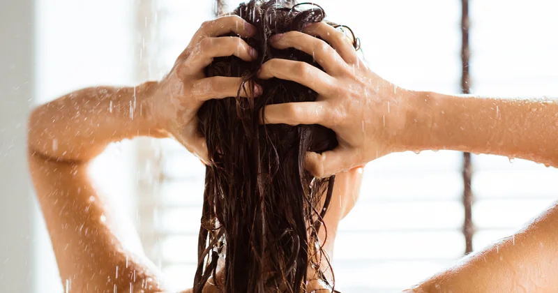 Saçlar her gün mü yoksa haftada bir mi yıkanmalı? Uzmanlar açıkladı Sözcü Gazetesi