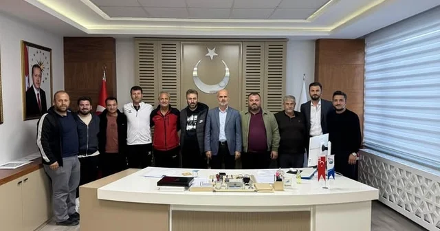 Ladik Belediyespor teknik direktör Eyüp Narşap ile sözleşme imzaladı Samsun Haberleri