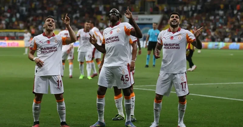 Galatasaray da 3 futbolcuya zam kararı