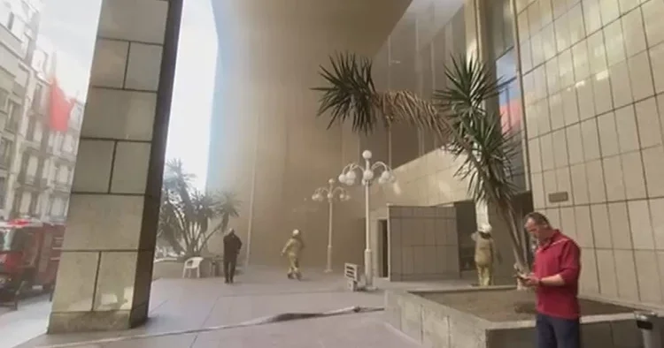 Nişantaşı nda yangın paniği!