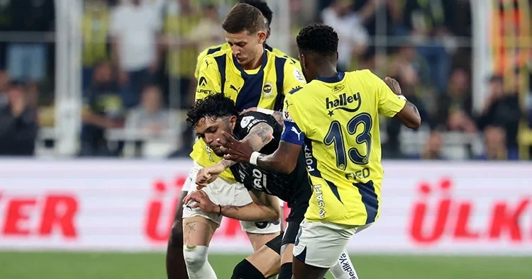 Beşiktaş Fenerbahçe derbileri kart raporu: 32 maçta 20 kırmızı 193 sarı kart