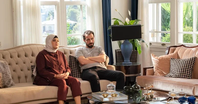 Kızılcık Şerbeti 111. Bölüm full İzle... Show TV Kızılcık Şerbeti yeni bölüm tek parça izle!