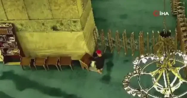 Ayasofya Camii nde yangın çıkarmaya çalışan şüpheli için kritik talep