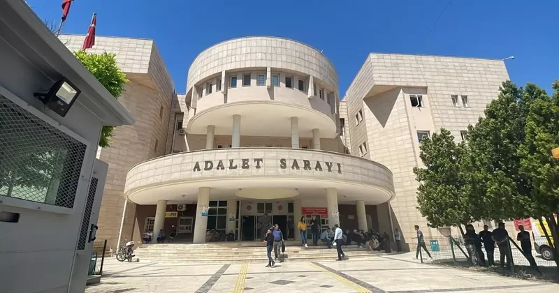 İlkokulda dehşet! Temizlik görevlisi minik Mustafa nın yüzünde sigara söndürdü