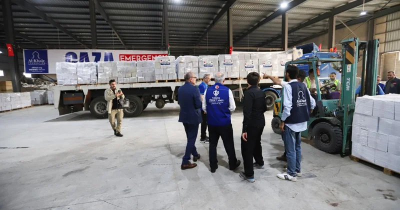 Yardım tırları Gazze yolunda: TDV, Gazze için 20 tır insani yardım gönderdi