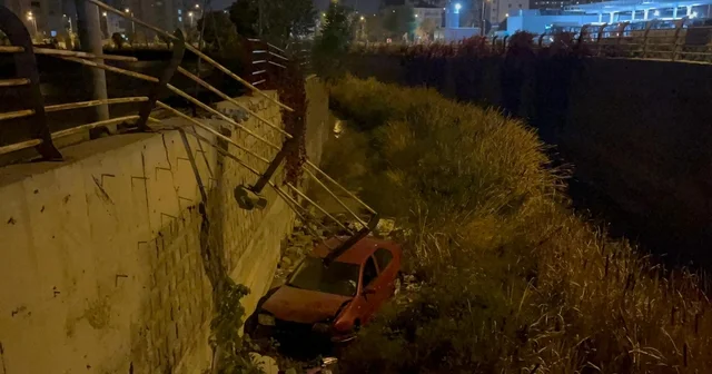 Otomobil kanala düştü, sürücü yara almadı Kayseri Haberleri