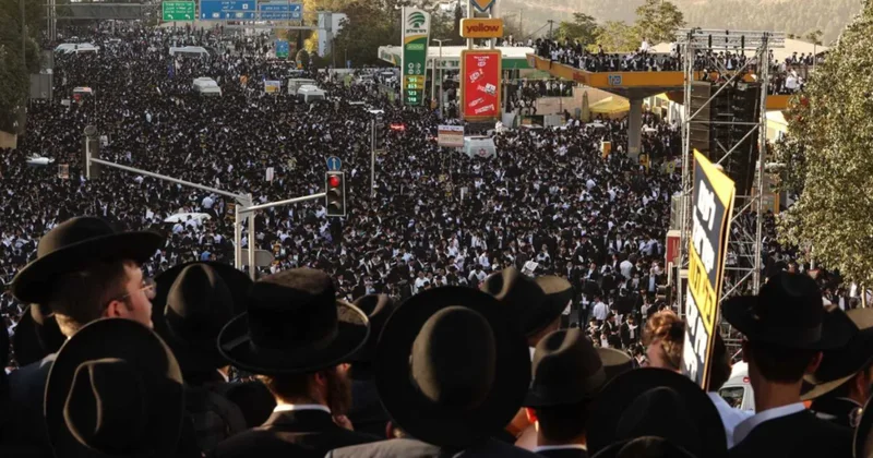 Yahudiler Kudüs ü kapadı, İsrail bayrağı yaktı: Mahşeri kalabalık savaşı protesto etti Sözcü Gazetesi