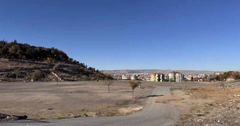 Kayseri de bit pazarı kurulan alanın altında antik hipodrom olduğu belirlendi