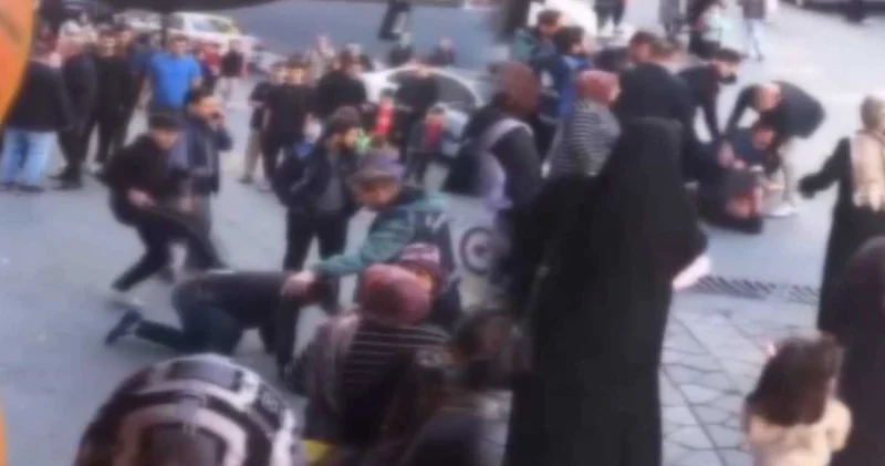 Taciz iddiası mahalleyi karıştırdı! Sokak ortasında darbettiler