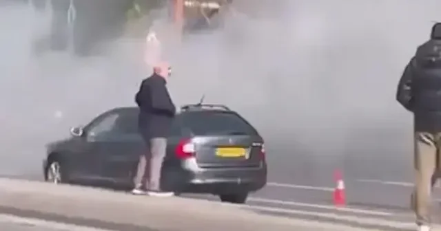 Maltepe’de seyir halindeki otomobil alevlere teslim oldu VİDEO İZLE