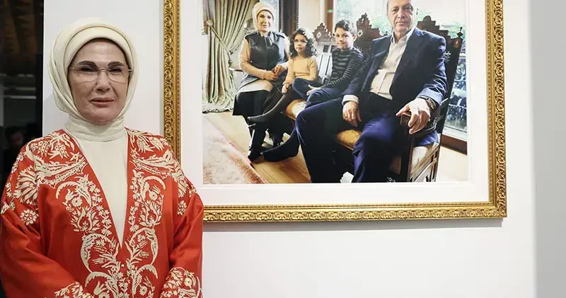 Emine Erdoğan, Vakıfbank Sanat Galerisi nin açılışına katıldı