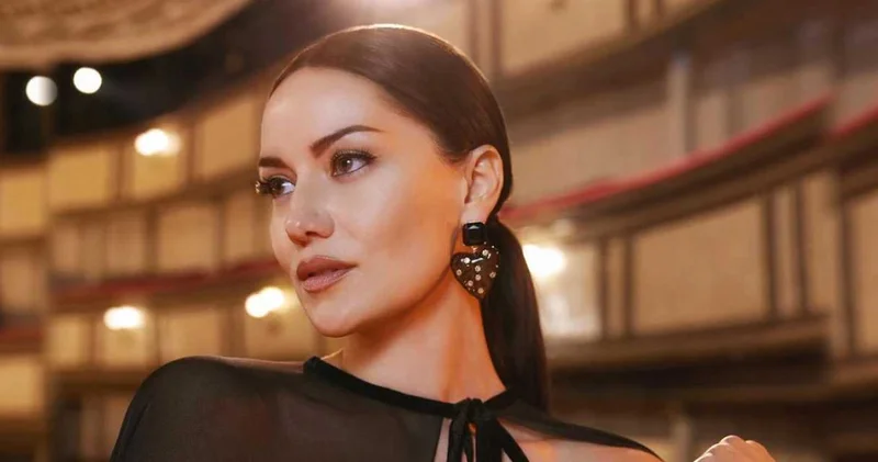 Fahriye Evcen 33 milyona imzayı attı