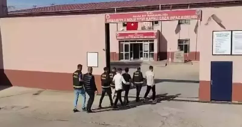 Haraç isteyip, iş yeri kurşunlayan 7 şüpheli yakalandı