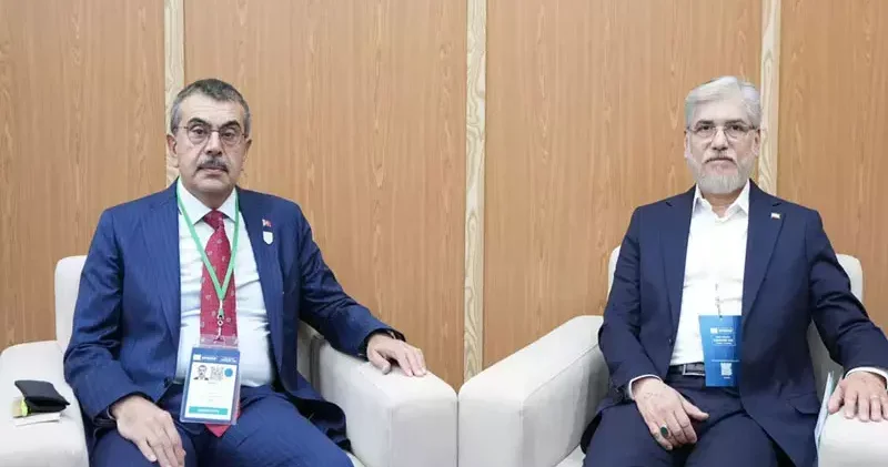 Bakan Tekin, İranlı mevkidaşı Sarraf ile görüştü