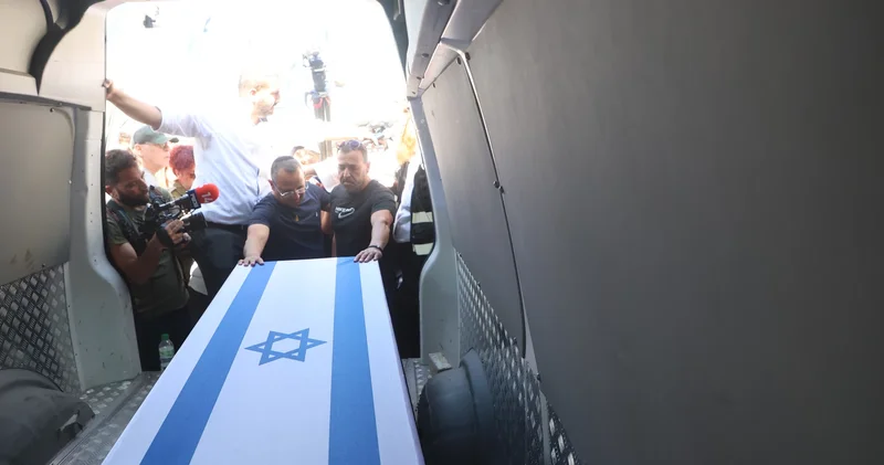 Hamas 2 esirin daha cesedini İsrail e teslim etti