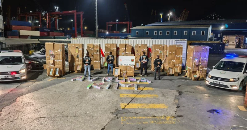İstanbul da tarihi operasyon: 310 milyonluk Kaçak elektronik sigara yakalandı