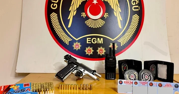 İzmir de sosyal medyada silah teşhiri yapan şüpheli gözaltına alındı