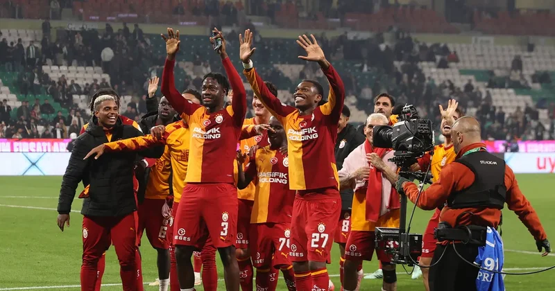 Galatasaray da El Chadaille Bitshiabu ilk maçına çıktı!