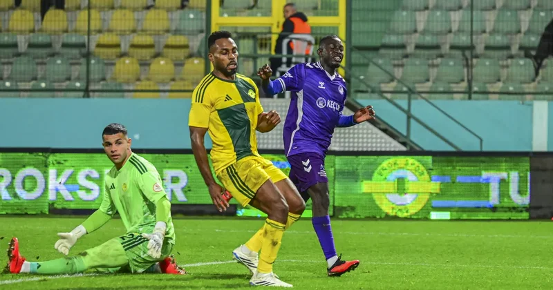 Esenler Erokspor evinde 3 golle geri döndü!