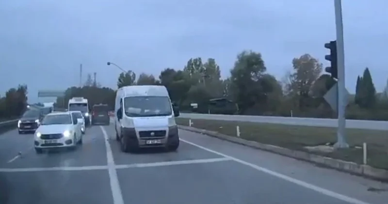 Jandarma, Sakarya Akyazı da kaçan uyuşturucu şüphelisini kovalayarak yakaladı