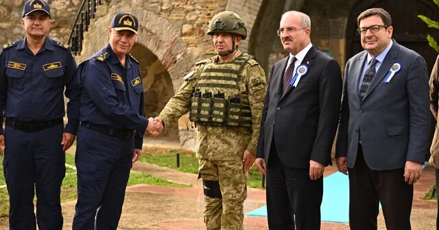 Çanakkale de 3. Amfibi Deniz Piyade Tugay Komutanlığı sancak tevcih töreni yapıldı Çanakkale Haberleri Habertürk Yerel Haberler