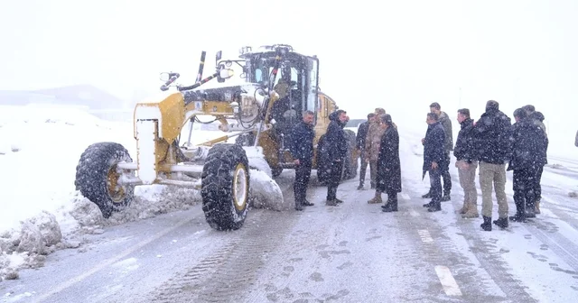 Şırnak ta yoğun kar alarmı: Kriz masası aktif, yollar için seferberlik Şırnak Haberleri