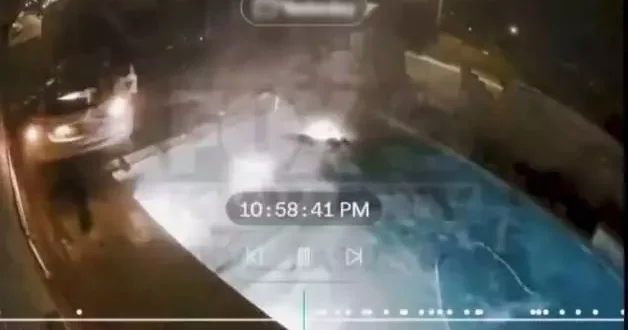 ABD de dehşete düşüren kaza güvenlik kamerasına yansıdı!