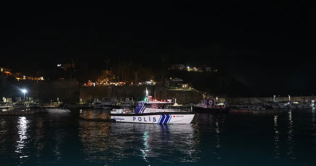 Antalya da tarihi Kaleiçi nde yeni yıl kutlamalarına yönelik denetim yapıldı Antalya Haberleri